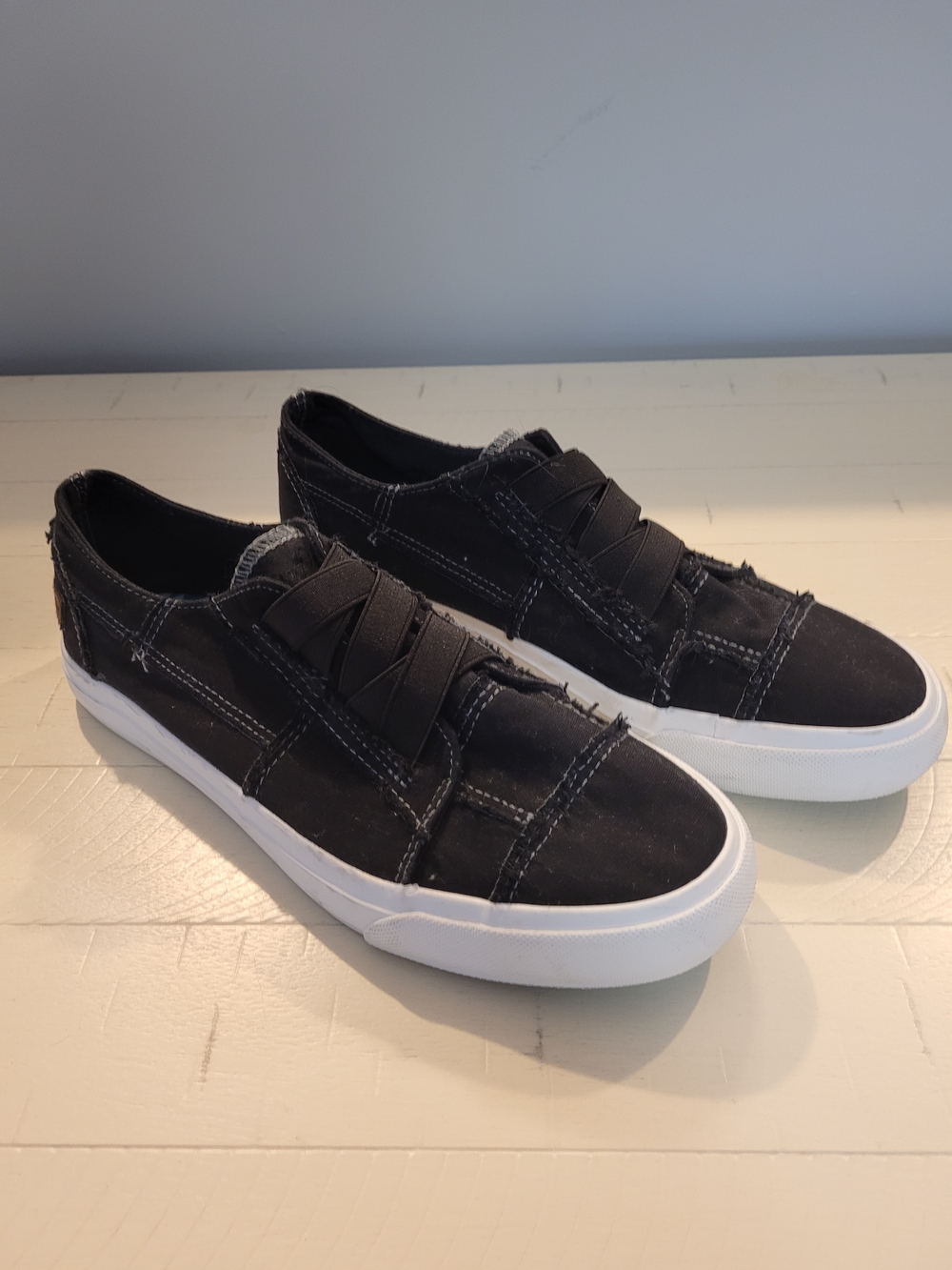 Blowfish Women's Black Casual Low-Top Sneakers